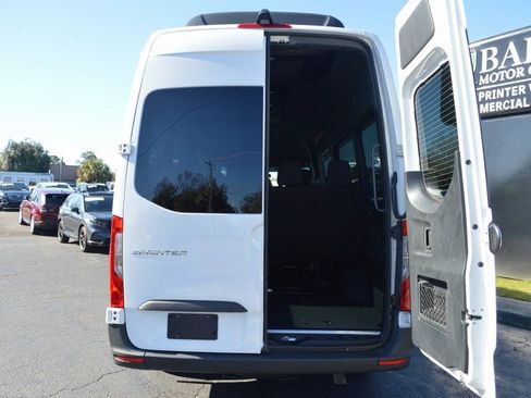 Used 2025 Mercedes-Benz Sprinter 2500 image 42