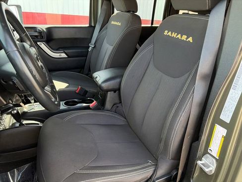 Used 2015 Jeep Wrangler Unlimited Sahara w/ Connectivity Group image 34