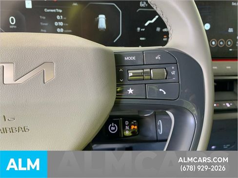 Used 2024 Kia EV9 Land image 27