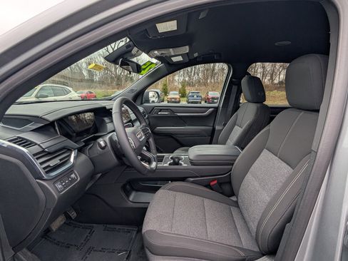 Used 2025 GMC Acadia Elevation image 16