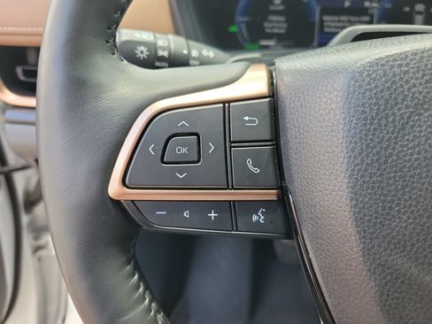 Used 2025 Toyota Grand Highlander AWD Hybrid image 21