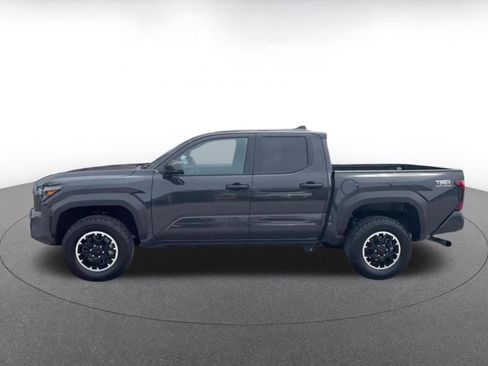 Used 2025 Toyota Tacoma TRD Off-Road AWD/4WD image 9