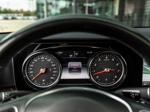 Used 2017 Mercedes-Benz E 300 4MATIC image 24