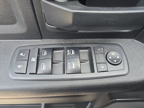 Used 2018 RAM 2500 Tradesman w/ Chrome Appearance Group AWD/4WD image 12