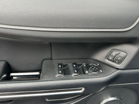 Used 2024 Ford Expedition Max XLT image 12