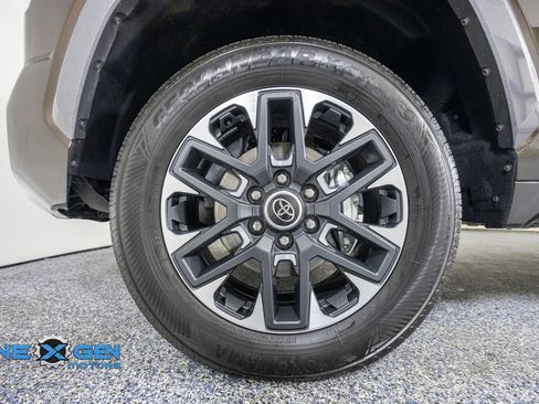 Used 2024 Toyota Tundra Limited AWD/4WD image 49