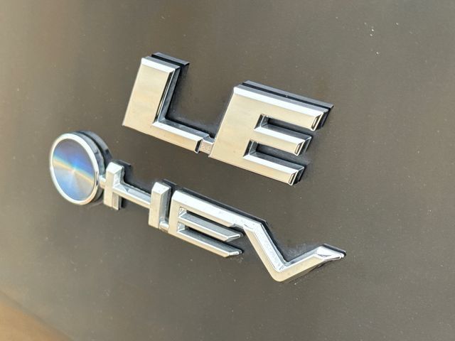 Used 2025 Toyota RAV4 LE AWD/4WD image 10