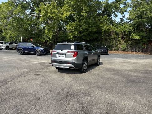 Used 2023 GMC Acadia SLE w/ Driver Convenience Package AWD/4WD image 5