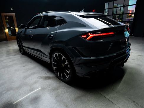 Used 2023 Lamborghini Urus S AWD/4WD image 23