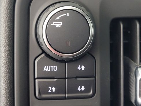 Used 2019 Chevrolet Silverado 1500 Custom Trail Boss w/ Custom Convenience Package AWD/4WD image 24