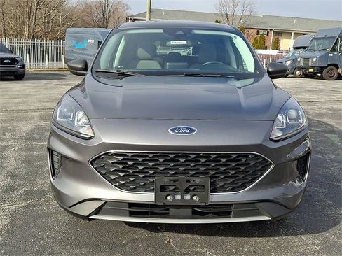 Used 2022 Ford Escape SE w/ Cold Weather Package image 2