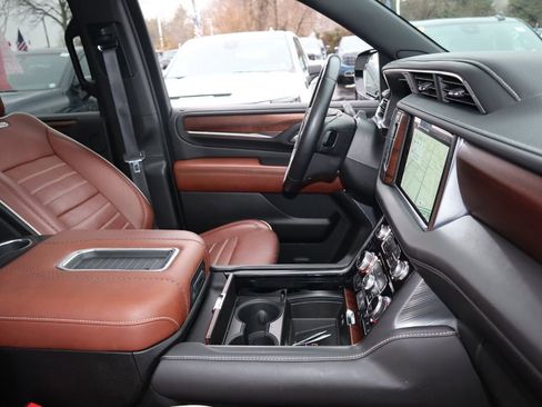 Used 2023 GMC Yukon XL Denali Ultimate image 29