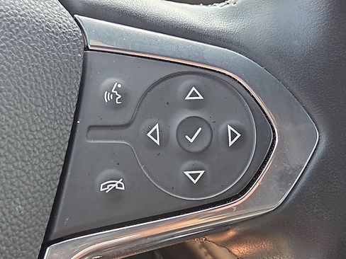Used 2023 Chevrolet Traverse LT w/ LT Premium Package FWD image 22