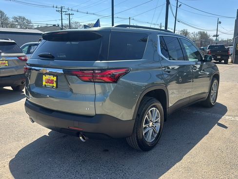 Used 2023 Chevrolet Traverse LT w/ Rear Camera Mirror Package AWD/4WD image 5