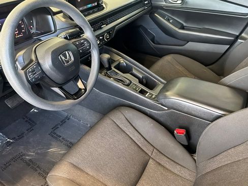 Used 2023 Honda Accord EX image 10