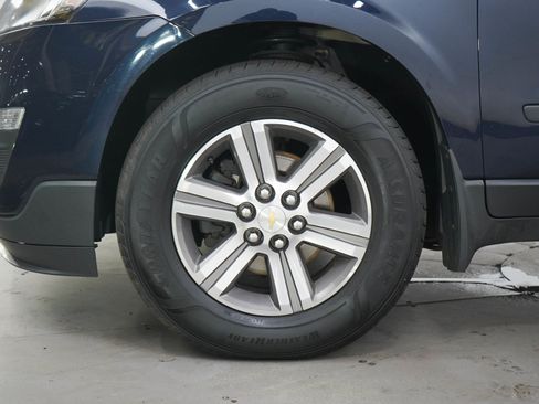 Used 2017 Chevrolet Traverse LS AWD/4WD image 28