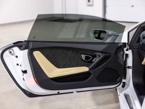 Used 2016 Lamborghini Huracan LP 610-4 image 29