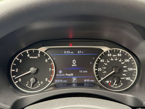 Used 2025 Nissan Altima 2.5 SV FWD image 12