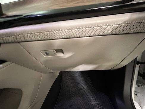 Used 2025 Volkswagen Atlas SE image 24