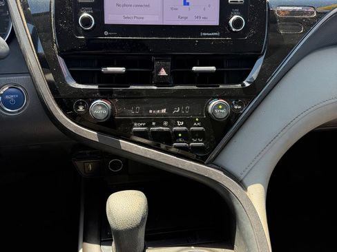 Used 2022 Toyota Camry LE FWD image 8