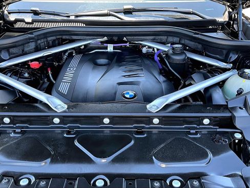 Used 2026 BMW X5 xDrive40i w/ M Sport Package image 10