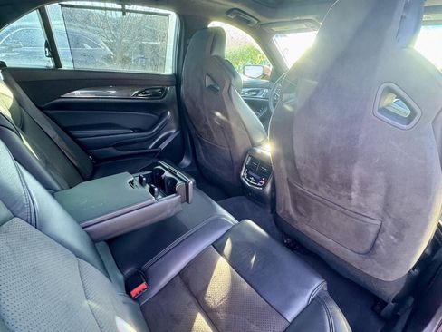 Used 2019 Cadillac CTS V w/ Carbon Fiber Package RWD image 15