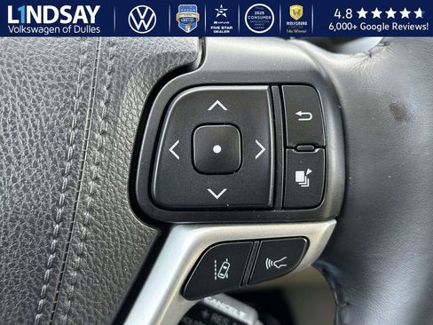 Used 2019 Toyota Highlander XLE image 20