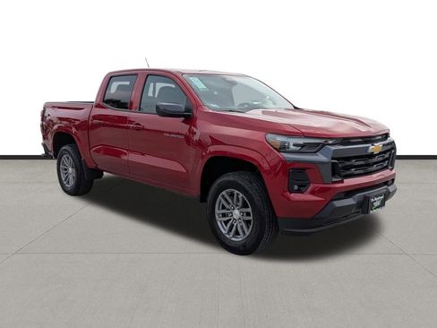 Used 2025 Chevrolet Colorado LT w/ LT Convenience Package RWD image 3