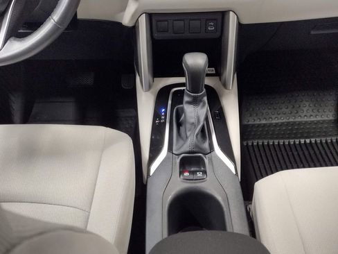 Used 2023 Toyota Corolla Cross LE image 31