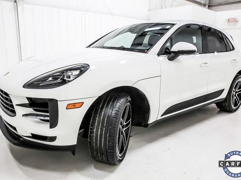 Used 2021 Porsche Macan S w/ Premium Package image 2