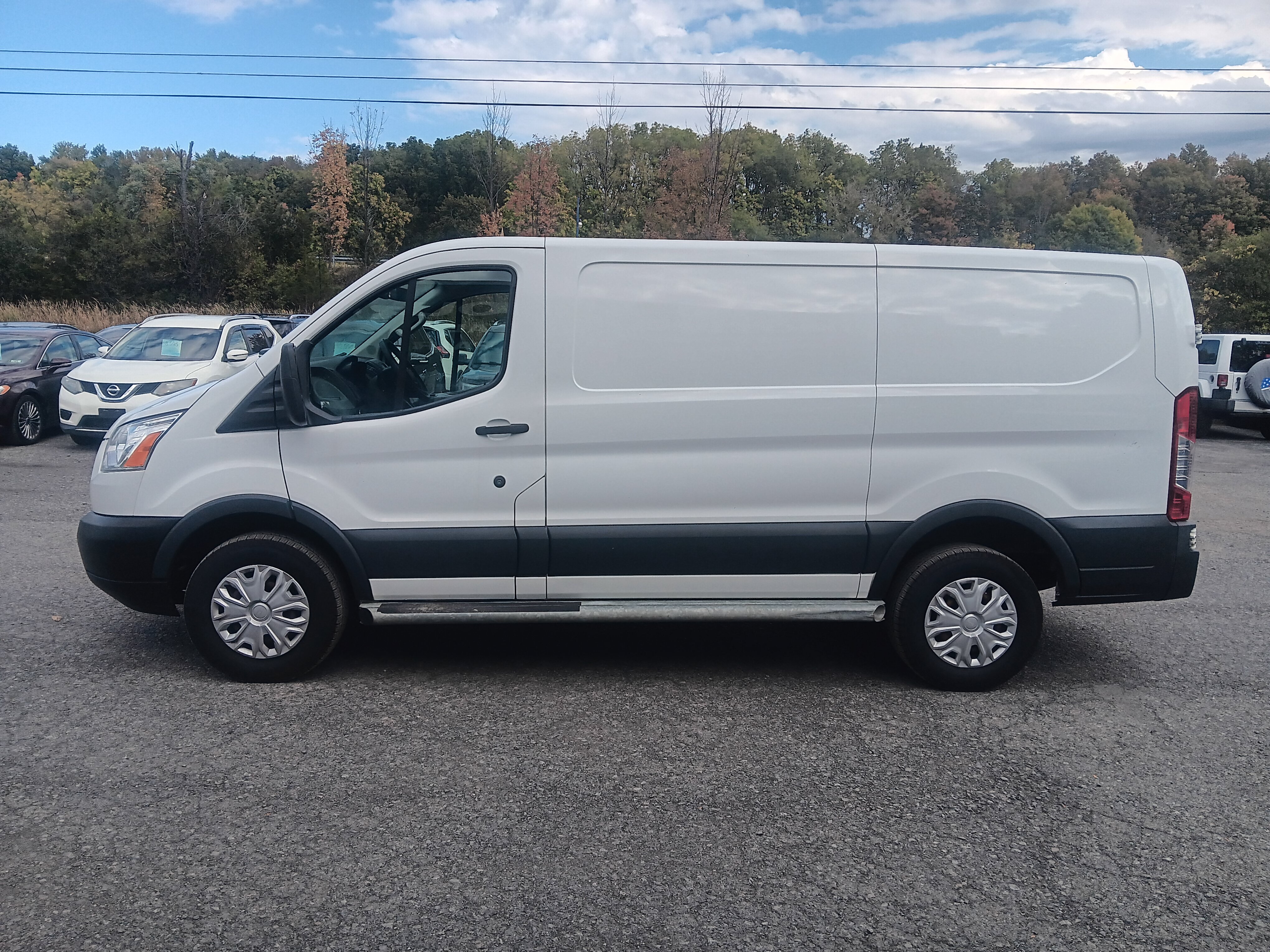 Used 2017 Ford Transit 250 130 Low Roof w/ Exterior Upgrade Package RWD image 2