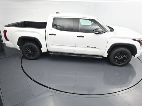 Used 2024 Toyota Tundra SR5 w/ SR5 Convenience Package AWD/4WD image 32