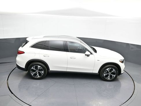 Used 2025 Mercedes-Benz GLC 350e 4MATIC image 41