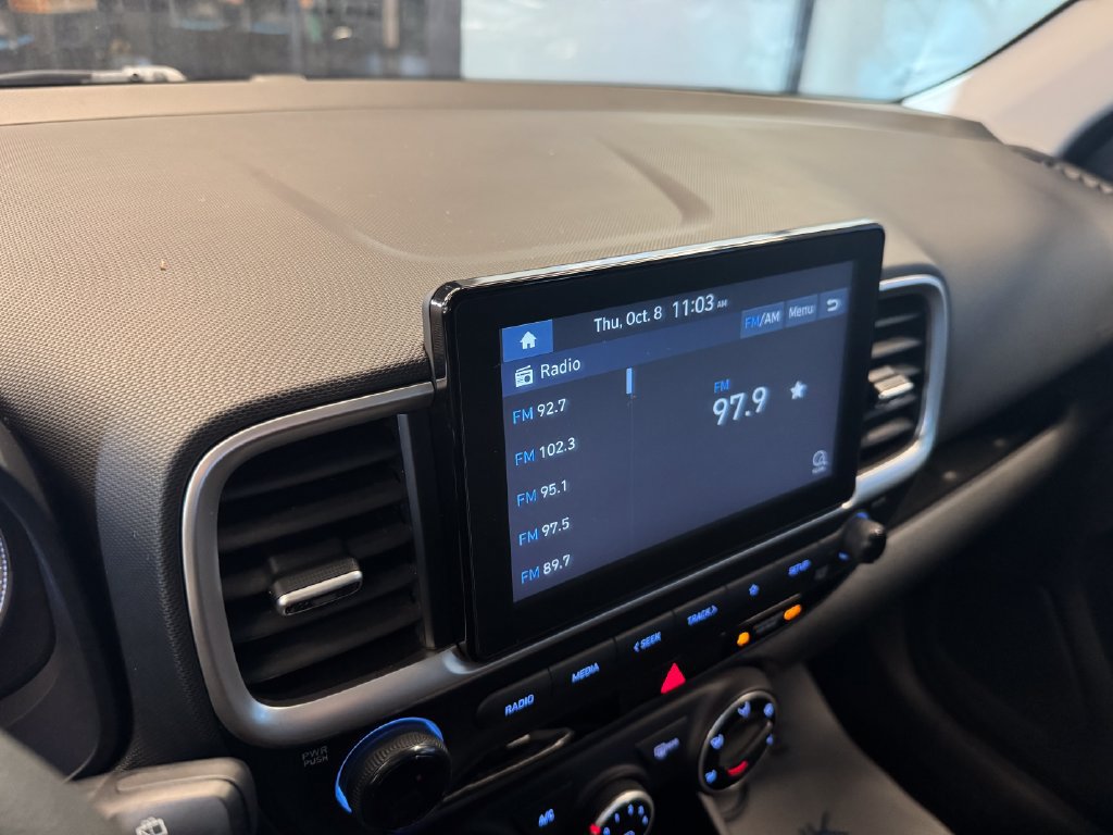 Used 2020 Hyundai Venue SE FWD image 13