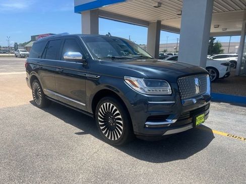 Used 2021 Lincoln Navigator Black Label AWD/4WD image 2