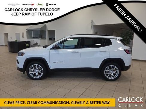 Used 2023 Jeep Compass Latitude AWD/4WD image 1