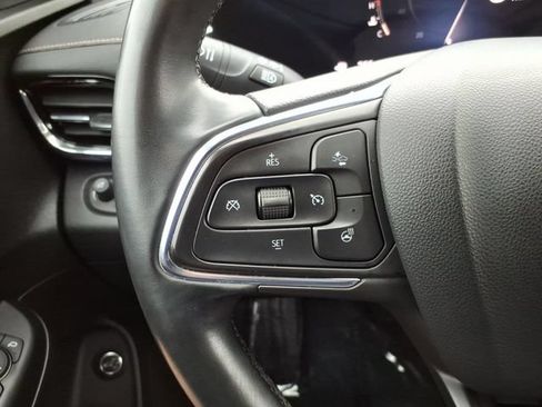 Used 2025 Buick Envista Avenir FWD image 34