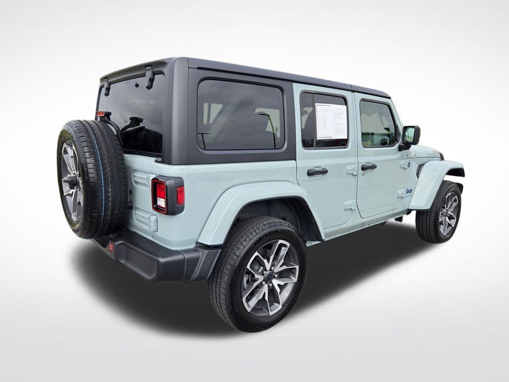 Used 2024 Jeep Wrangler Unlimited AWD/4WD image 3