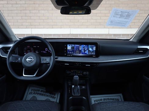 Used 2026 Nissan Kicks SV w/ SV Premium Package FWD image 32