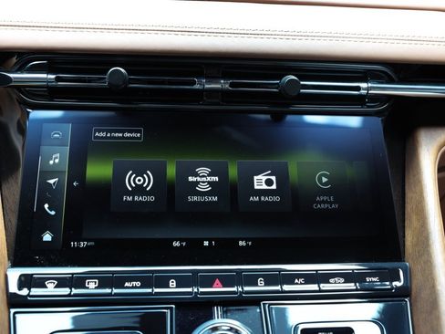 Used 2024 Aston Martin DB12 Convertible image 41