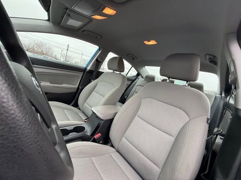 Used 2017 Hyundai Elantra SE image 21