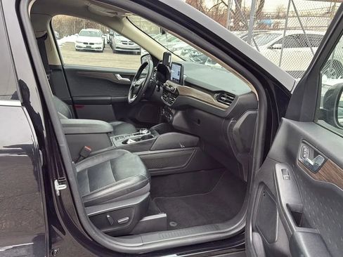 Used 2020 Ford Escape Titanium image 25