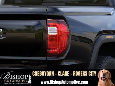 New 2026 GMC Canyon Denali w/ LPO, Denali Black Edition AWD/4WD image 11