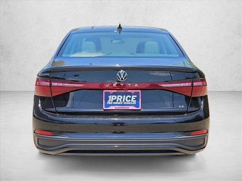 Used 2025 Volkswagen Jetta SE FWD image 7
