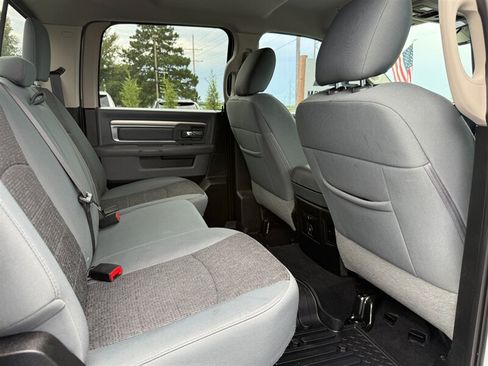 Used 2019 RAM 1500 Classic SLT w/ SLT Plus D←cor Group AWD/4WD image 13