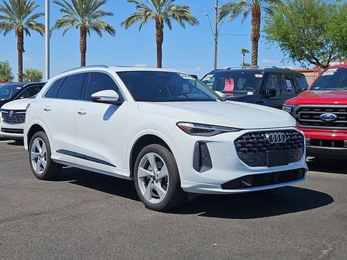 Used 2025 Audi Q5 Premium Plus w/ Premium Plus AWD/4WD image 3