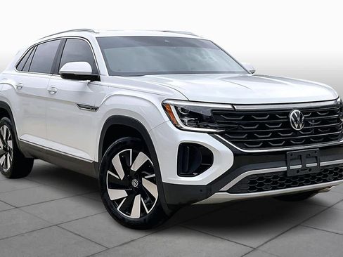 Used 2024 Volkswagen Atlas Cross Sport SEL image 3