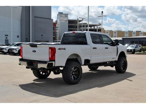 Used 2024 Ford F250 XLT AWD/4WD image 5