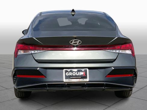 Used 2024 Hyundai Elantra SEL w/ Convenience Package image 4