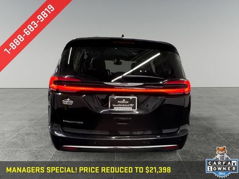 Used 2023 Chrysler Pacifica Touring-L FWD image 24